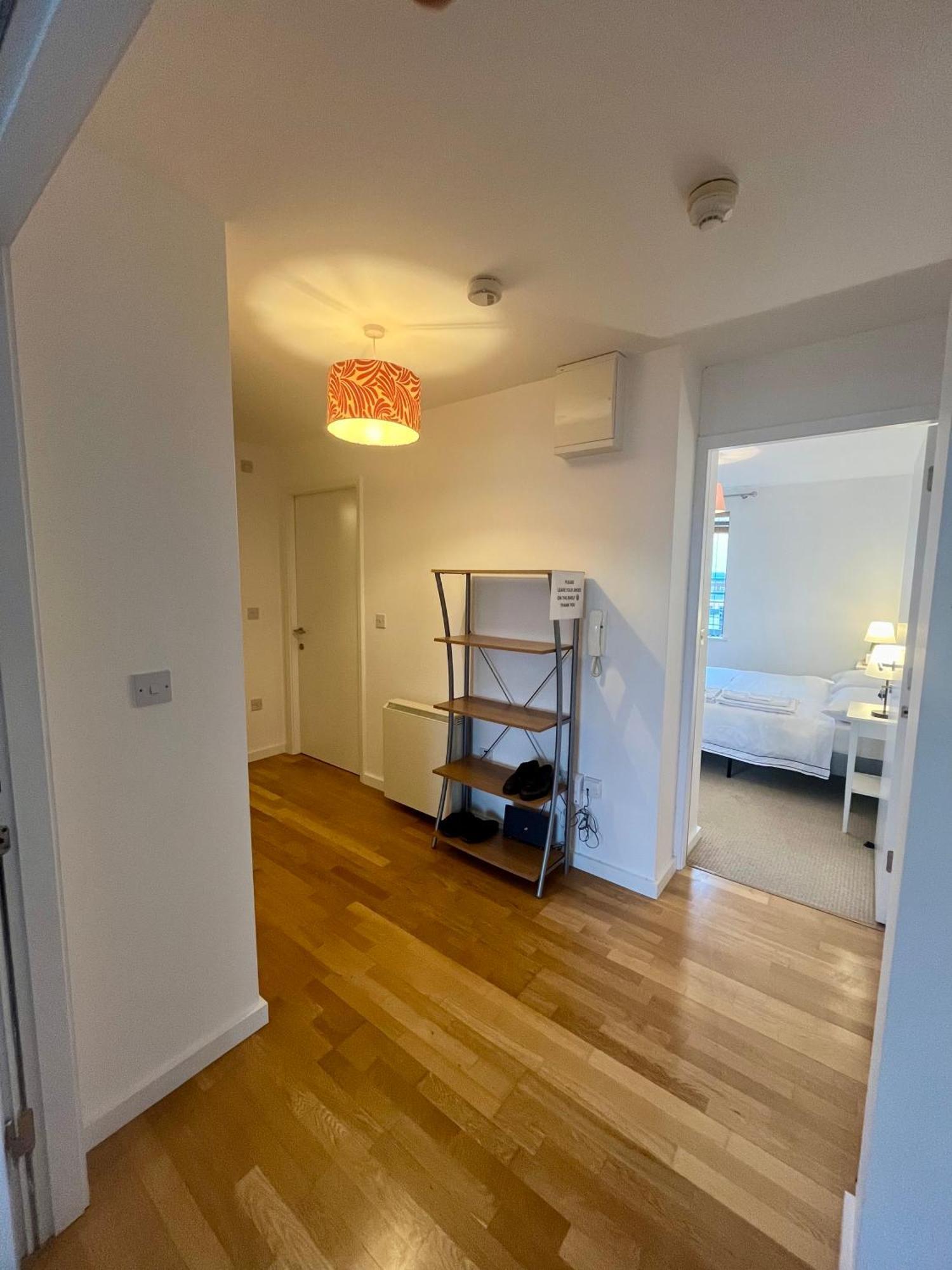 The Room King Size Bed And Private Bathroom Dublin Bagian luar foto